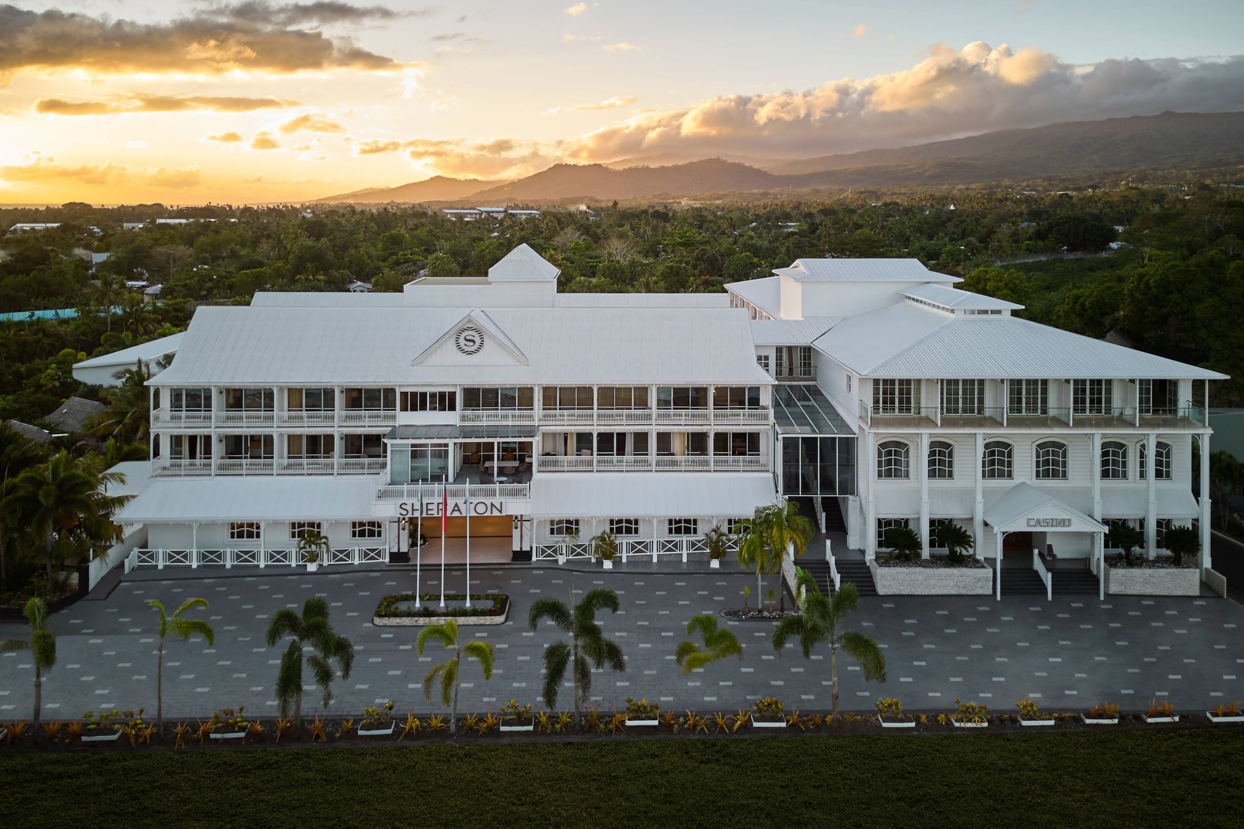 Sheraton Aggie Grey's Hotel & Bungalows