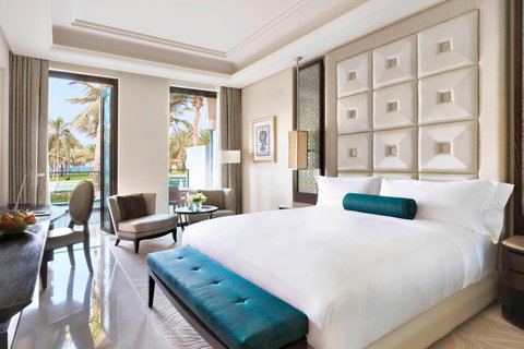 Lagoon Room