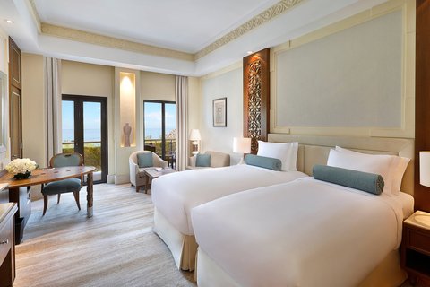 Twin Beds Sea View