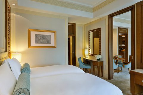 Executive Suite - Twin/Twin Bedroom