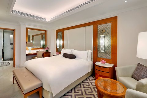 Executive Suite - 8th floor