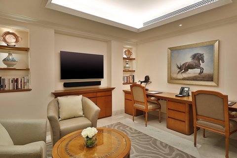 Presidential Suite - Office