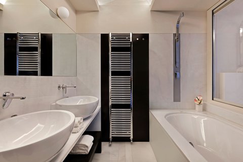 Uliveto Deluxe Guest Room Bathroom