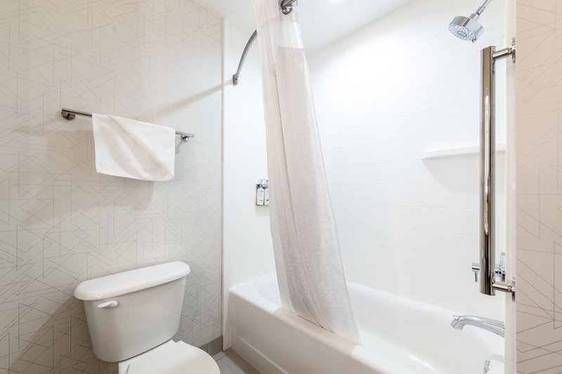 Holiday Inn Express Hotel & Suites Dillsboro
