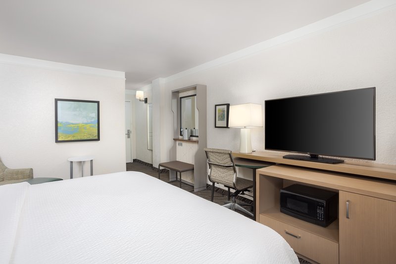 HOLIDAY INN OCEANFRONT SURFSIDE