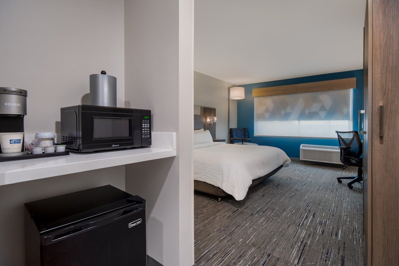 Holiday Inn Express and Suites Muskegon – Grand Haven