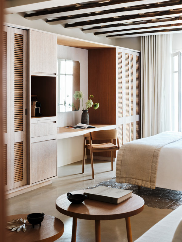 Bill And Coo Suites And Lounge