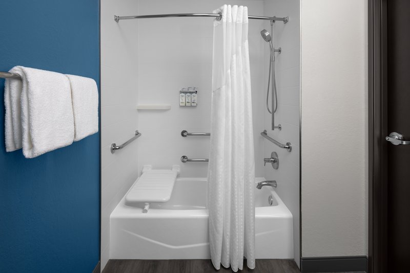 2 BED HEARING ACCESSIBLE NONSMOKING