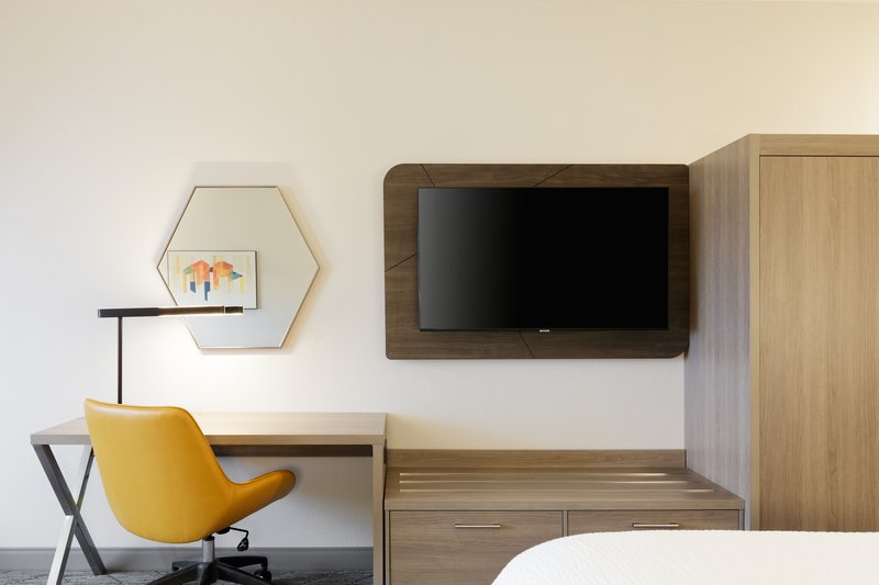 HOLIDAY INN EXP STES BELLEVUE