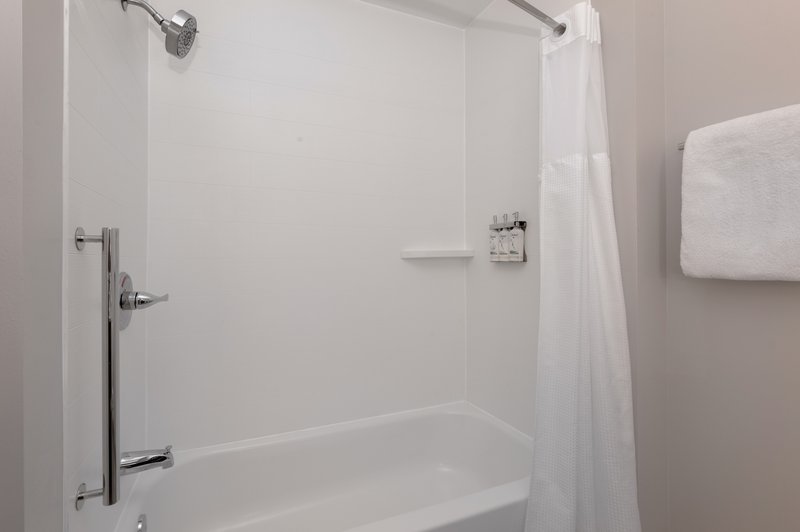 Holiday Inn Express and Suites Alton – St Louis Area