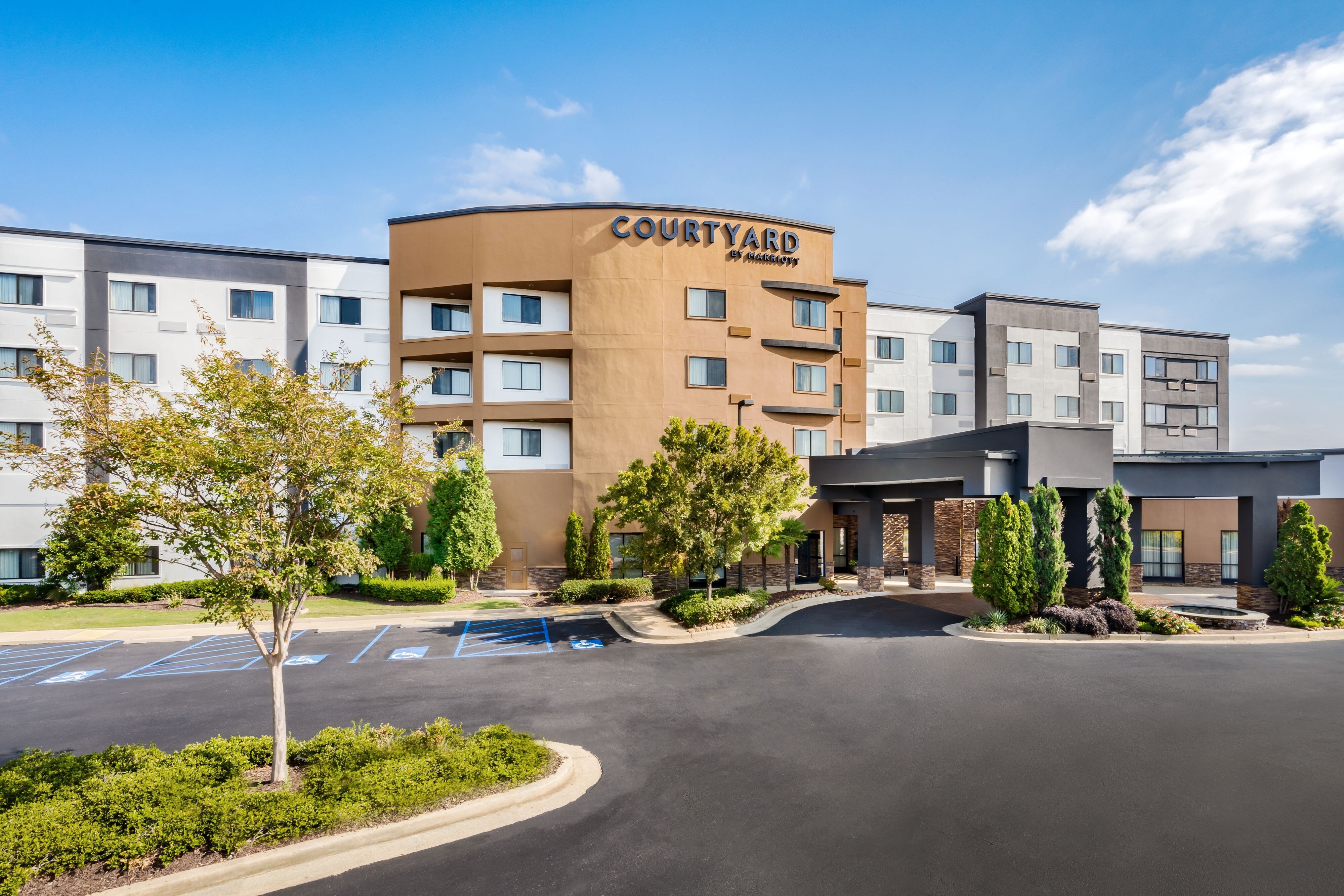 Courtyard Columbus/PhenixCity Riverfront