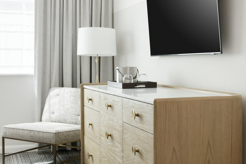 Surfcomber – A Kimpton Hotel