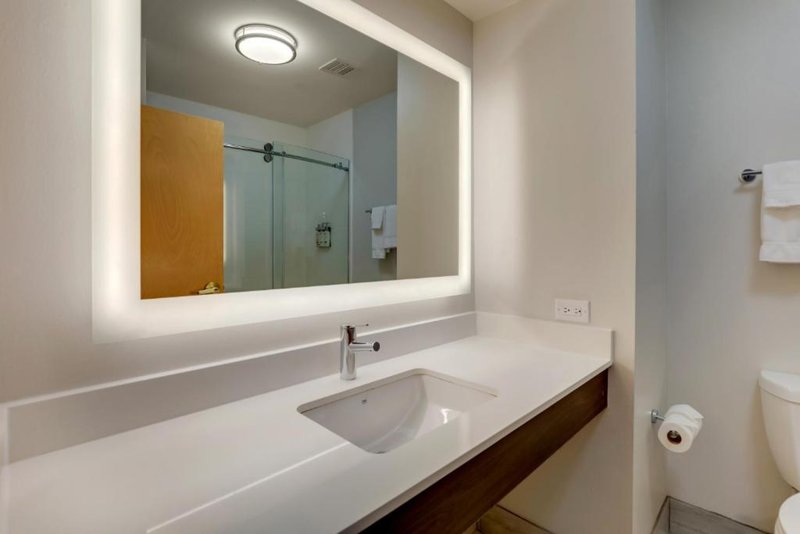 HOLIDAY INN EXP STES RICHMOND