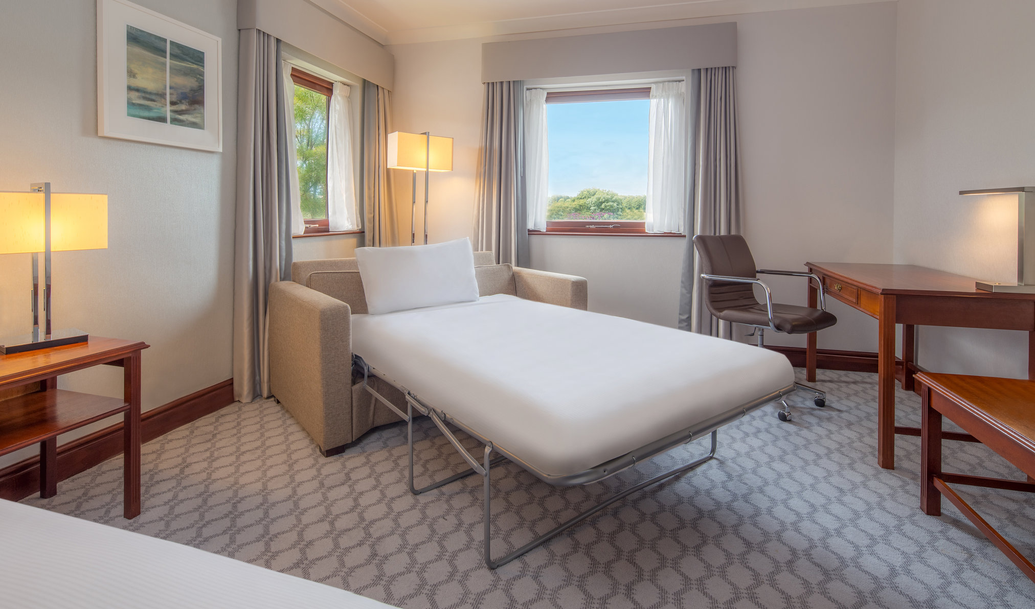 Hilton East Midlands Airport Room Type - DOUBLE DELUXE RM W SOFABED