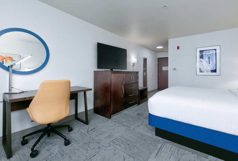 HOLIDAY INN EXPRESS VALLEY