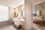 Premium, Larger Guest room, 1 King