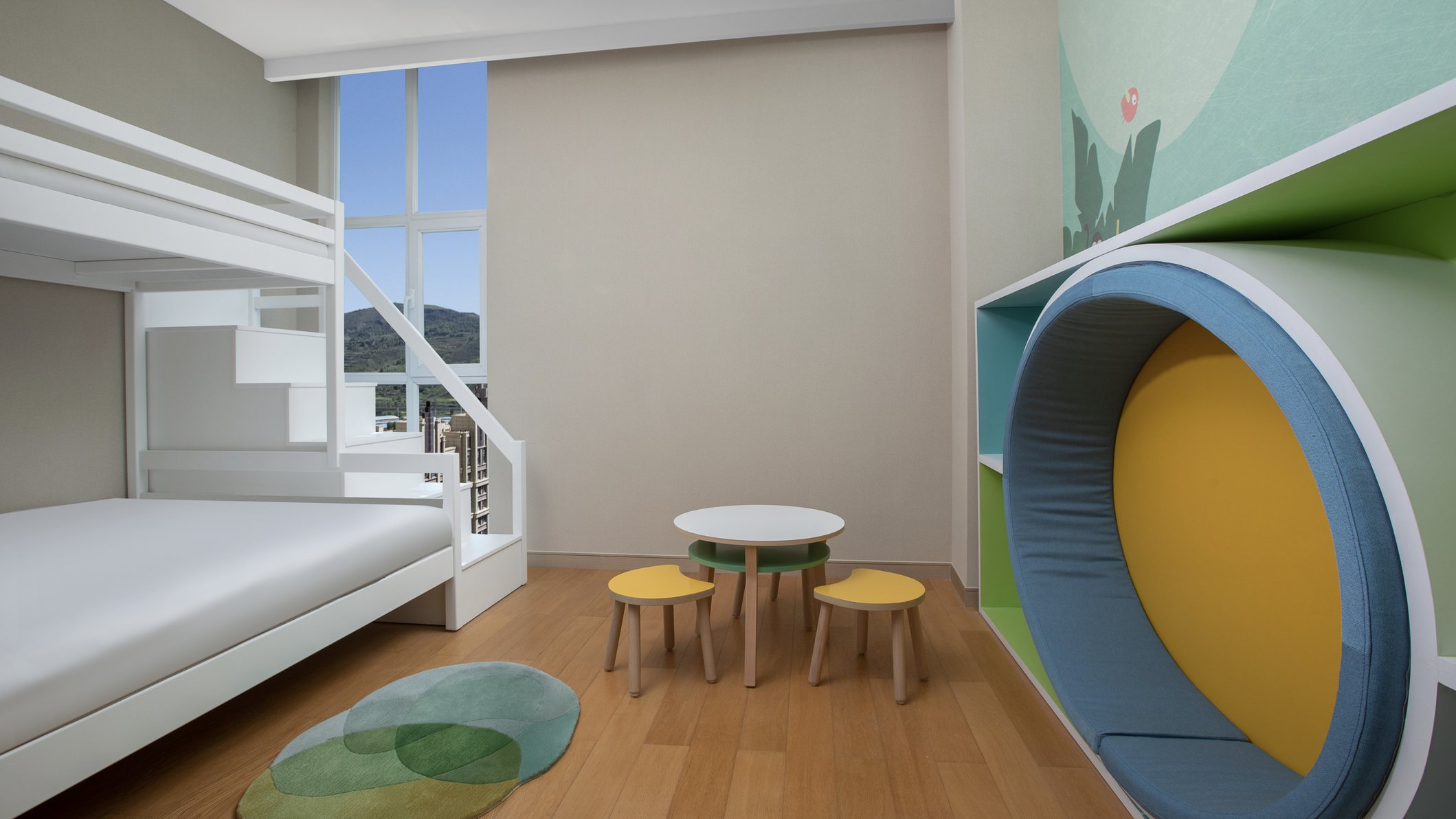 Holiday Inn XINING DATONG Room Type - 1 King 1 Bunk Bed Kids Theme