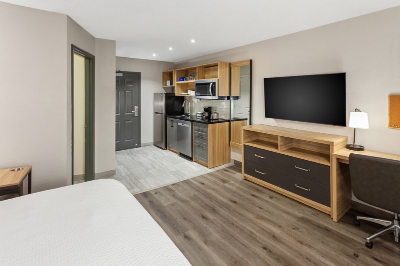 CANDLEWOOD SUITES HARRISONBURG