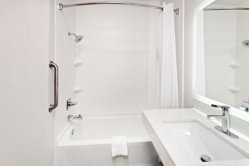 CANDLEWOOD SUITES HARRISONBURG