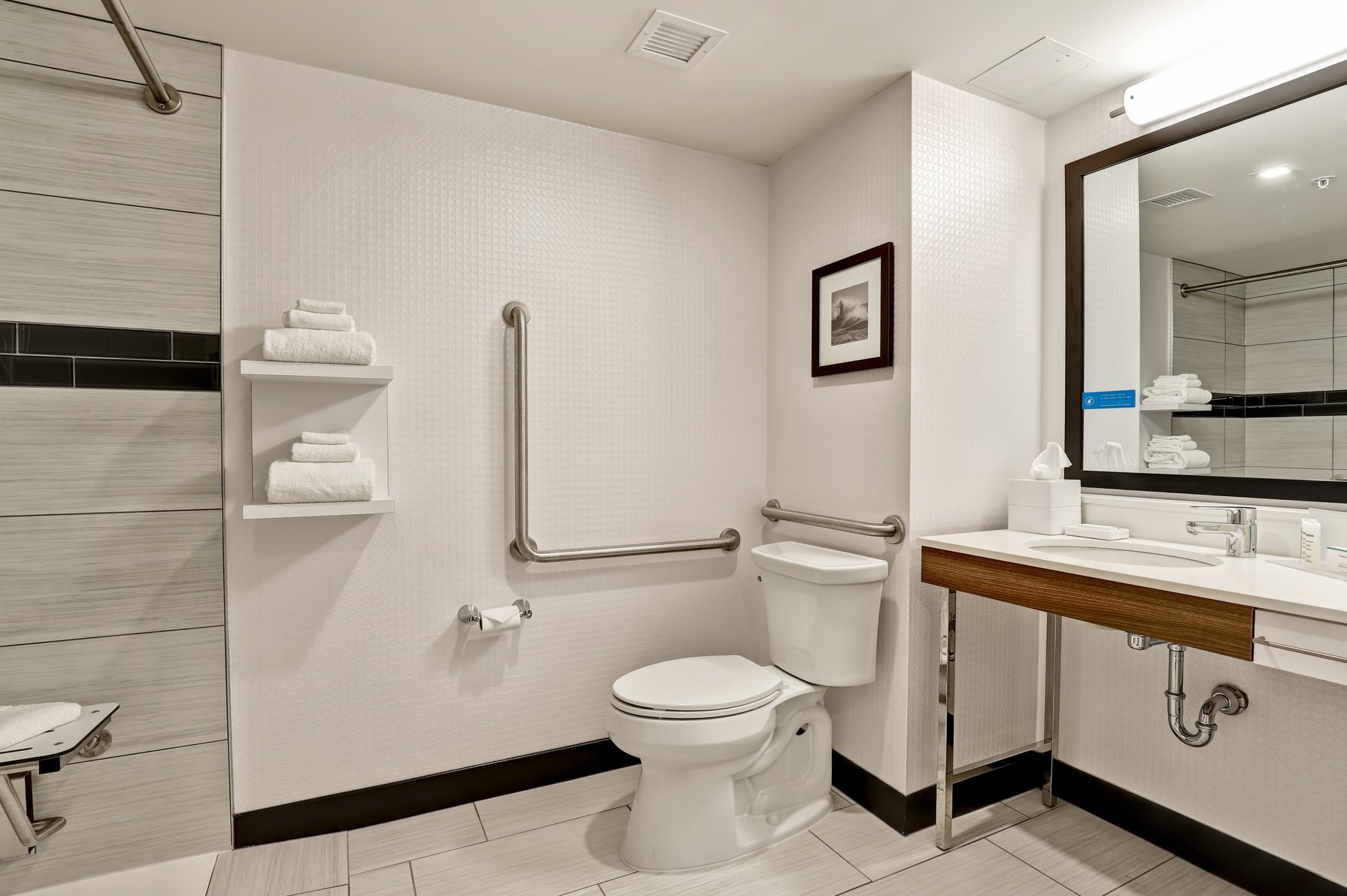 Hampton Inn St. Catharines Niagara Room Type - 2 QNS ACC RI SHWR STE NS