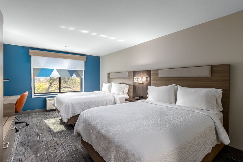 HOLIDAY INN EXP STES VANCOUVER