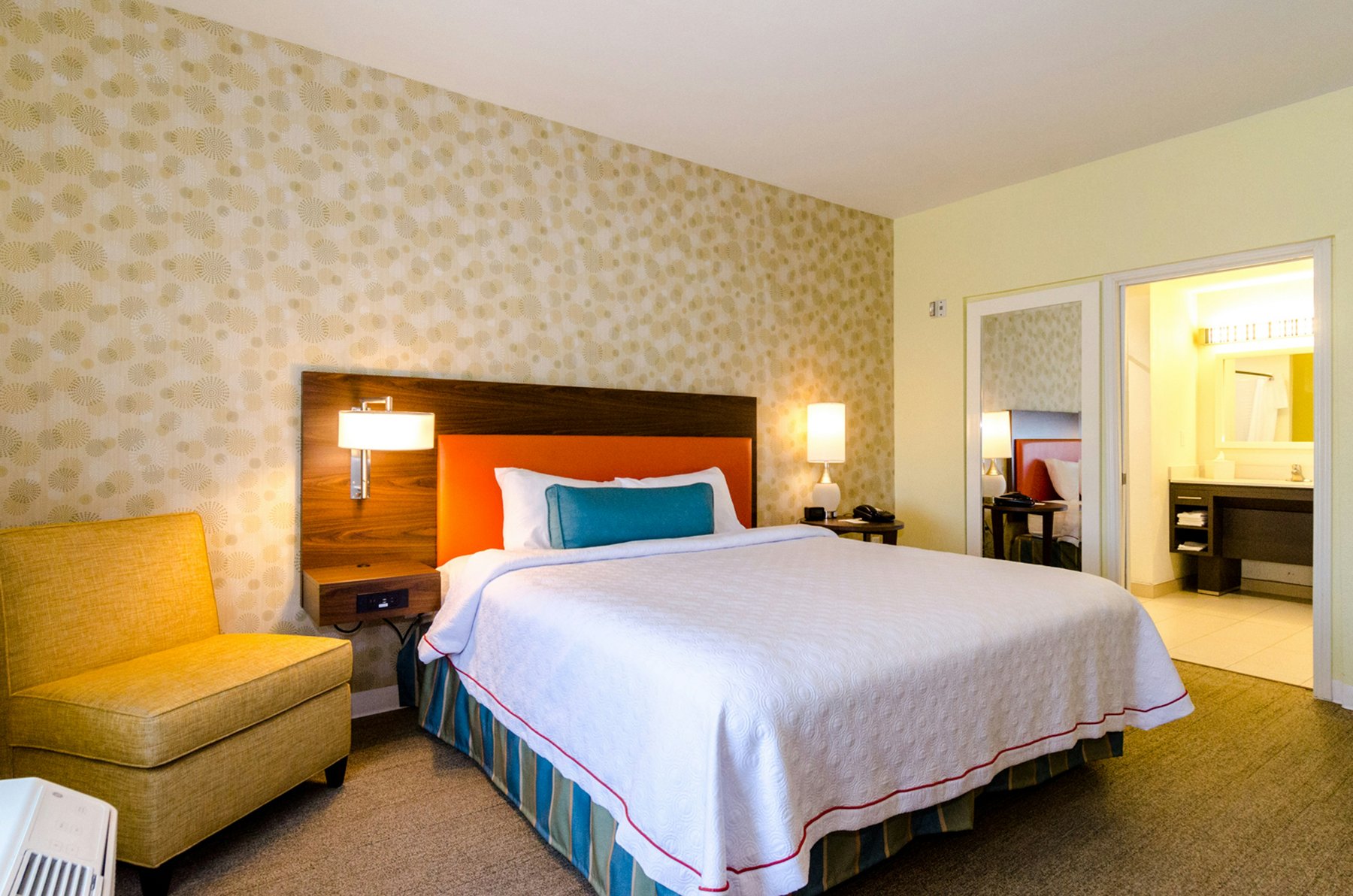 Home2 Suites by Hilton Portland Room Type - 1KING ACC TUB STE NONSMOK