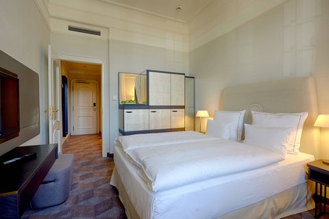 Standard Queen Guest Room