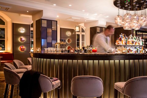 [m]eatery Bar