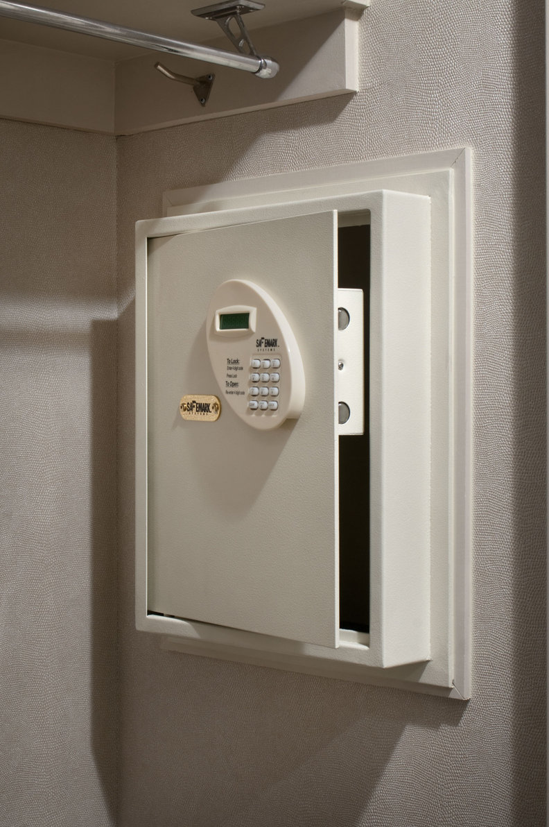 Hilton Atlanta Airport Room Type - 1 KING JR STE HEARING ACC