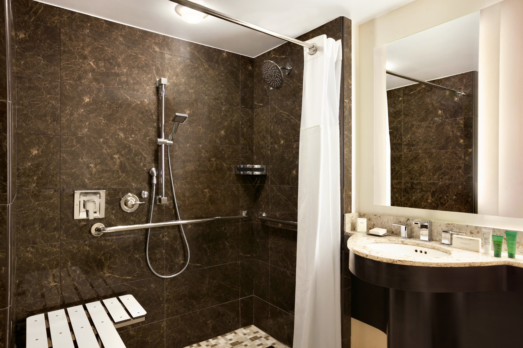 Hilton Atlanta Airport Room Type - 1 SOFABED ACC RI SHOWER