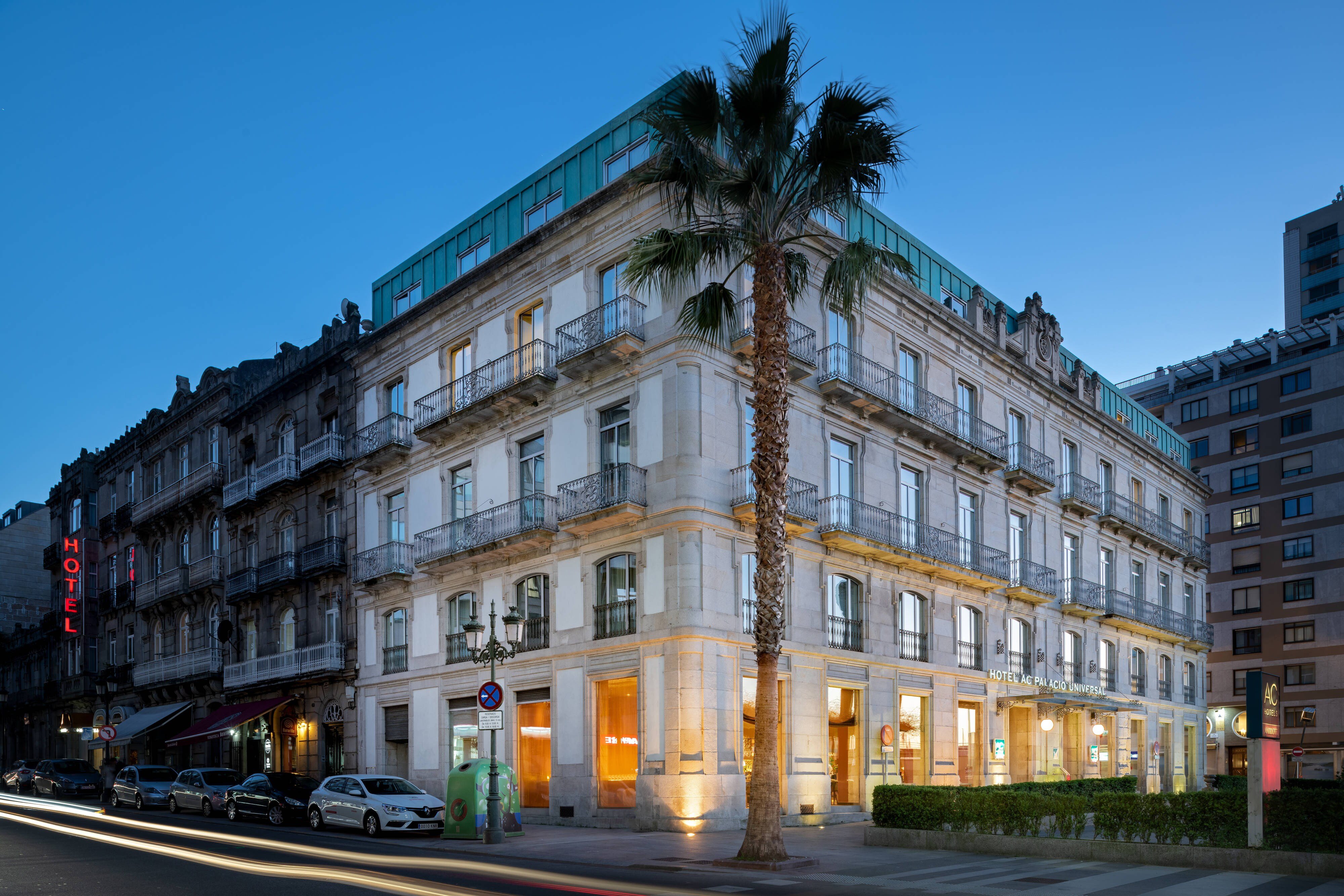 AC Palacio Universal