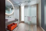 Breezy, Guest room, 1 King, Corner room