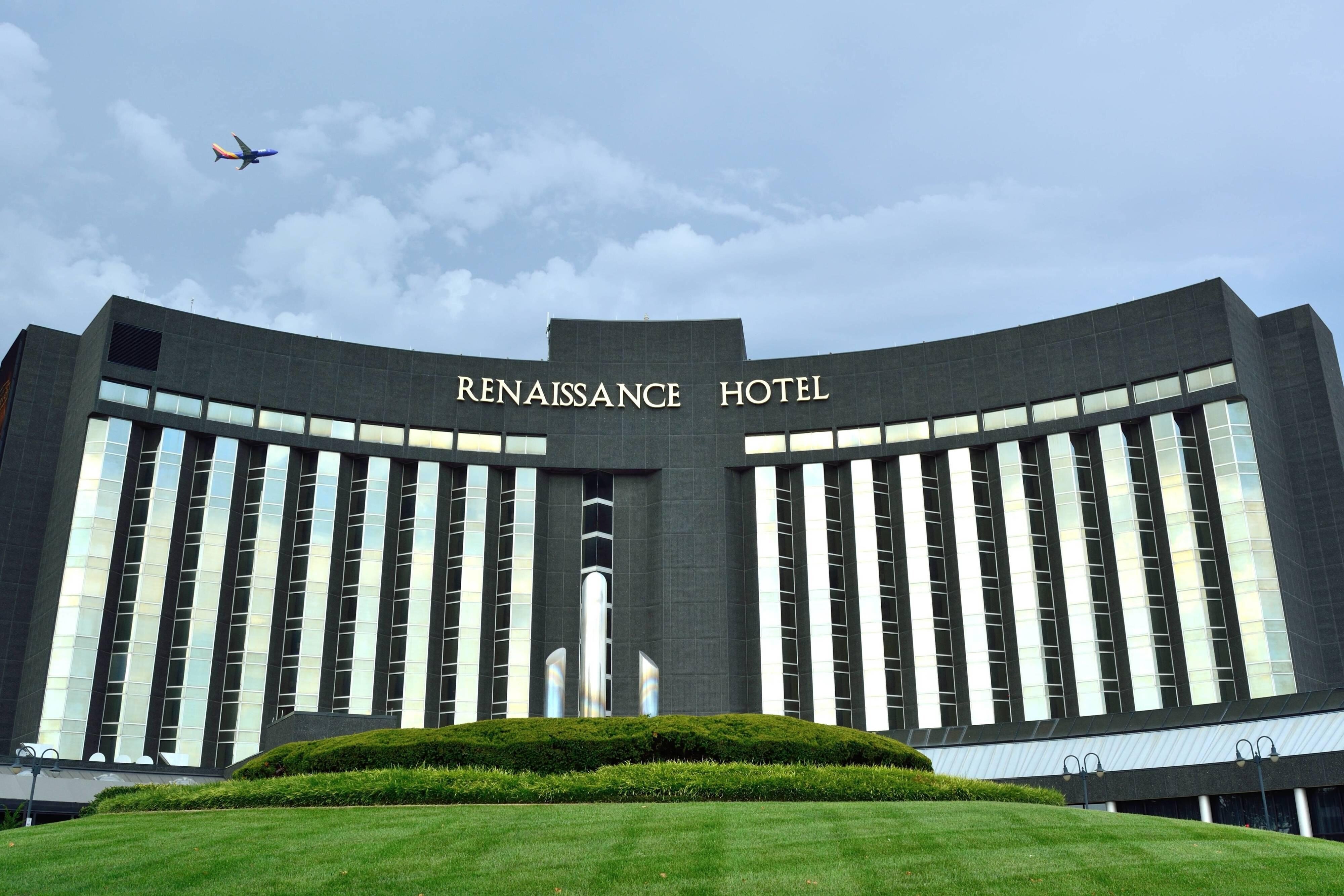 Renaissance St Louis Hotel Airport