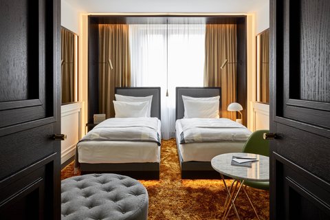 Deluxe Twin/Twin Guest Room