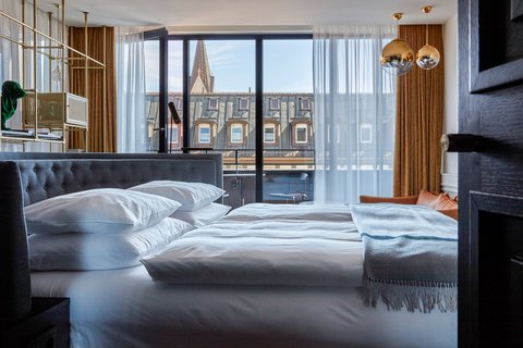 Deluxe Suite - City View