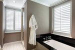 Larger Guest room, 1 King, City view, Corner room