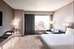 Premier King, Guest room, 1 King, City view, Corner room
