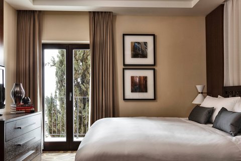 One-Bedroom Suite - Bedroom