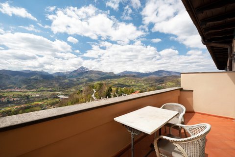 Suite - Balcony & View