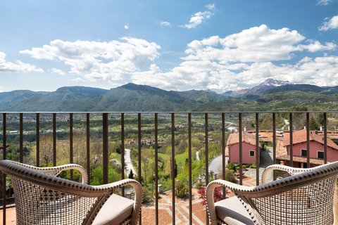 Suite - Balcony & View
