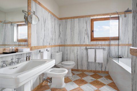 Presidential Suite - Bathroom