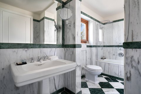 One-Bedroom Suite - Bathroom