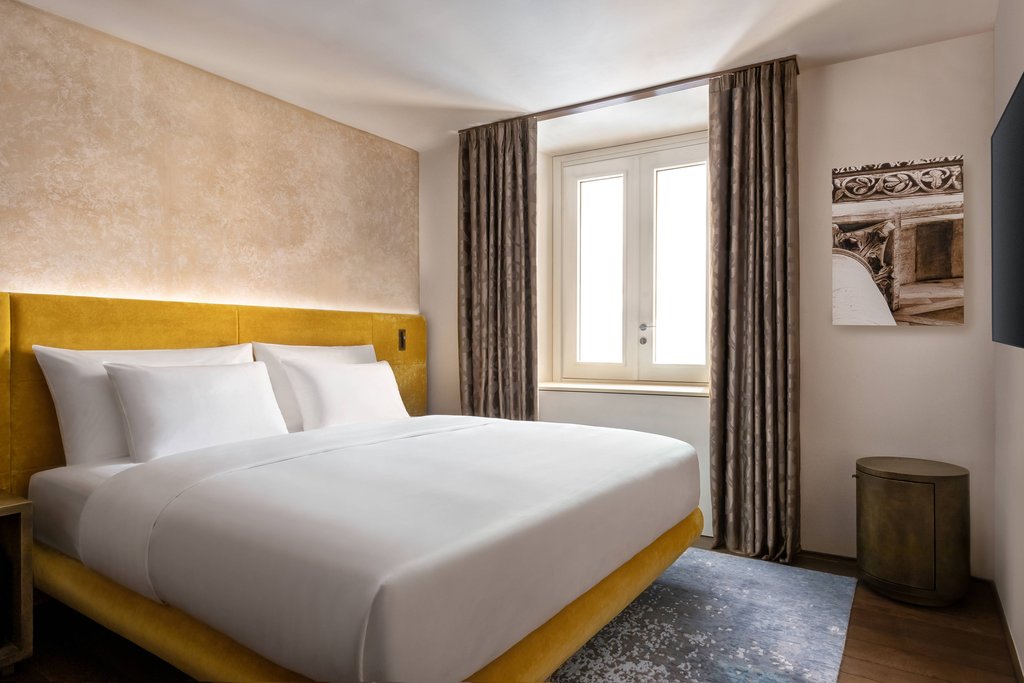 Guest photo