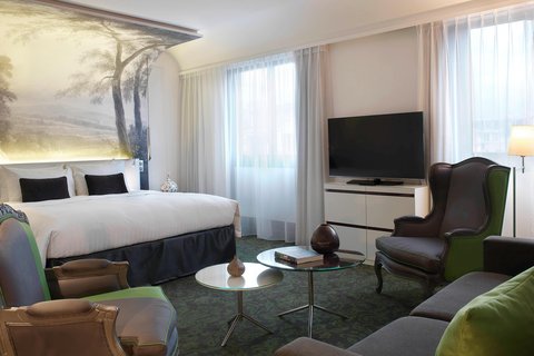 Eiffel Tower Junior Suite - Bedroom
