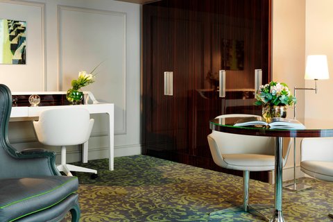 Duplex Suite - Work Desk