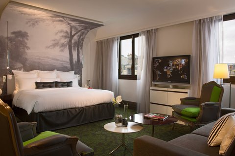 Eiffel Tower Junior Suite - Bedroom