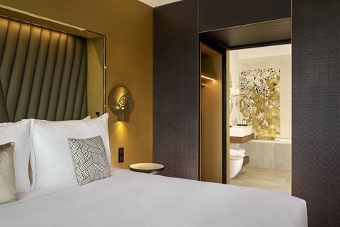 Skyline Room Bathroom