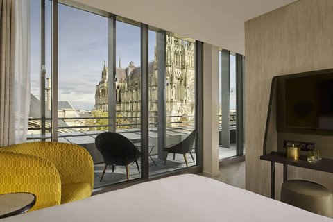 Suite 500