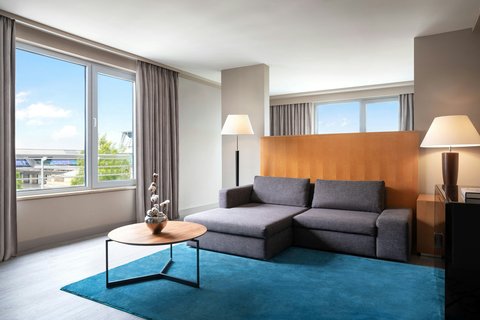 Deluxe Suite Livingroom