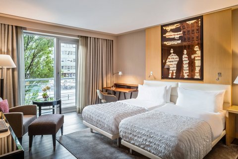 Superior + Deluxe Guestroom - Twin